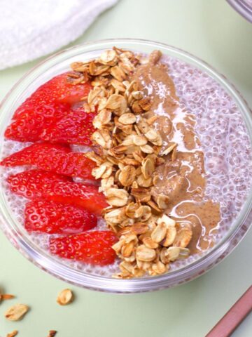 Strawberry chia pudding